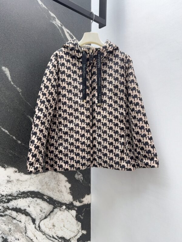 MaxMara New hooded camel hair jacket waterproof down fabric