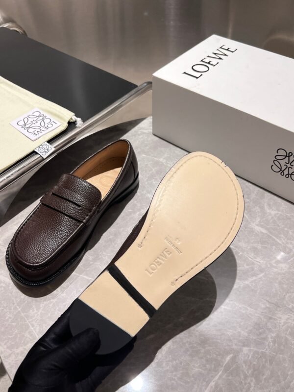 Loewe men’s casual leather shoes high-end version of cowhide material