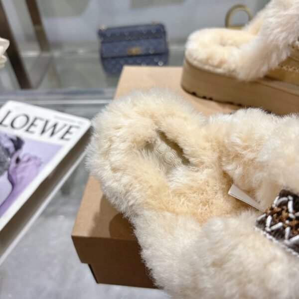 UGG autumn and winter wool slippers casual closed toe slippers advanced version