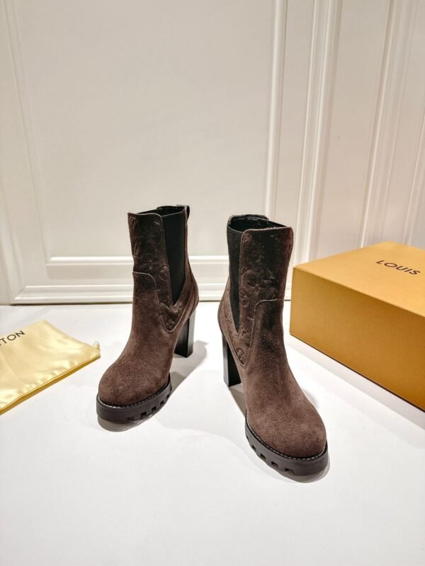 Louis Vuitton catwalk high heels lined with sheepskin material high-end version