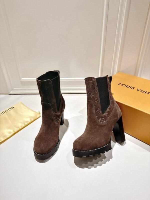 Louis Vuitton catwalk high heels lined with sheepskin material high-end version