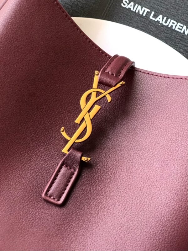 YSL New autumn and winter underarm bag classic catwalk style handbag advanced version 23x22x8cm