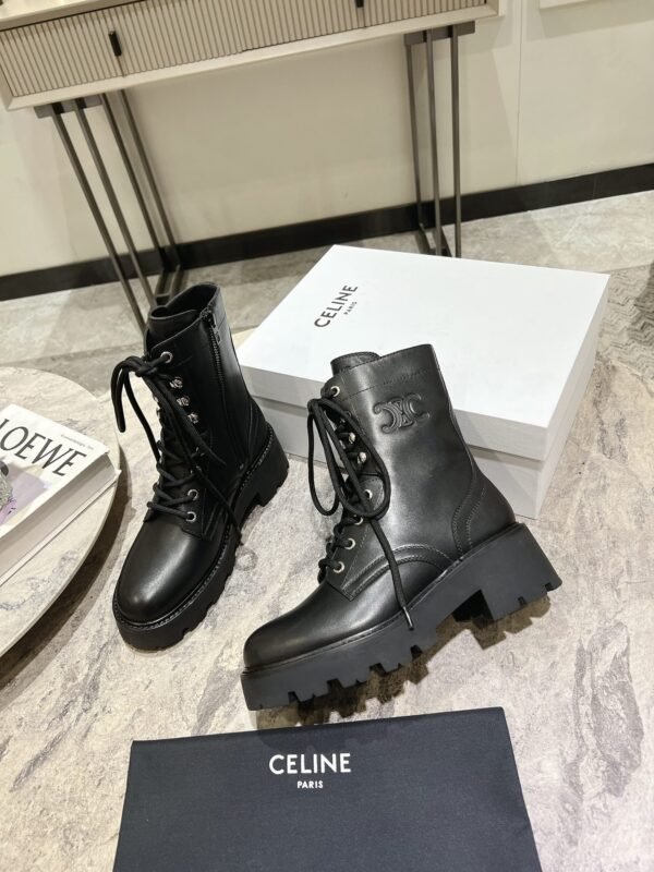 Celine latest autumn and winter catwalk Martin shoes, high-end leather material