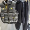 Schiaparelli autumn and winter three-piece vest and sweatshirt with special-shaped buttons