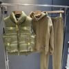 Schiaparelli autumn and winter three-piece vest and sweatshirt with special-shaped buttons
