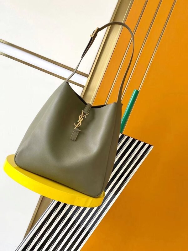 YSL New autumn and winter underarm bag classic catwalk style handbag advanced version 30X31X13cm