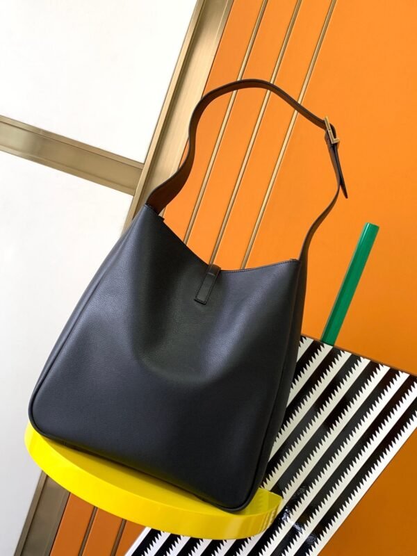 YSL New autumn and winter underarm bag classic catwalk style handbag advanced version 30X31X13cm