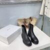 THE ROW The new round-toed bare boots for autumn and winter are made of calfskin material. The inner cowhide material is about 3.5cm thick. High-end version