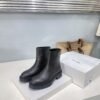 THE ROW The new round-toed bare boots for autumn and winter are made of calfskin material. The inner cowhide material is about 3.5cm thick. High-end version