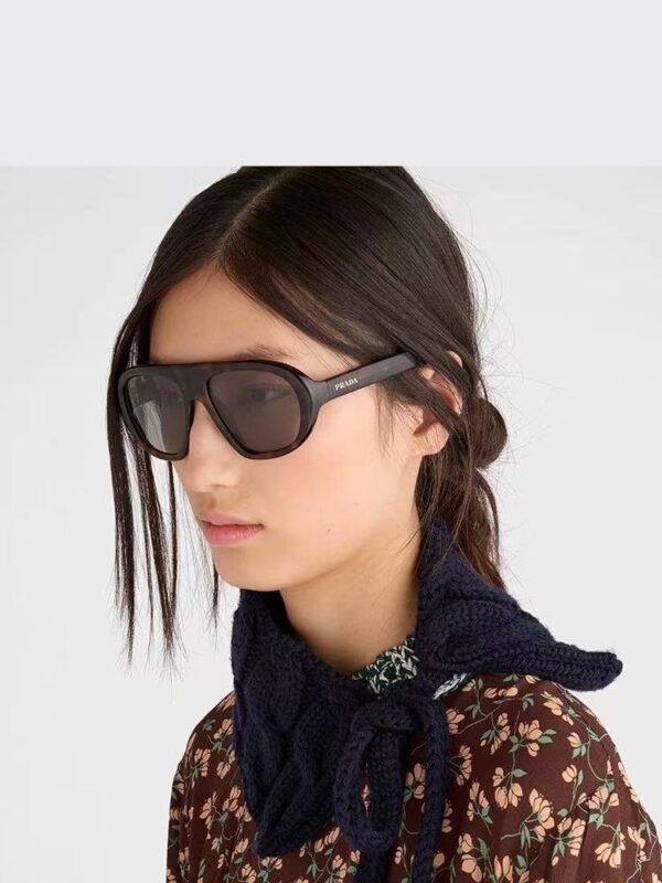 PRADA sunglasses high-end version SIZE: 56-13-145