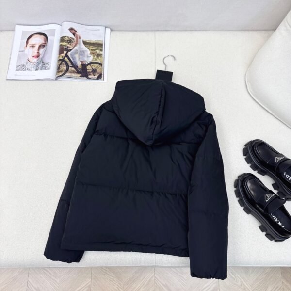 PRADA’s high-quality 2025 new down jacket