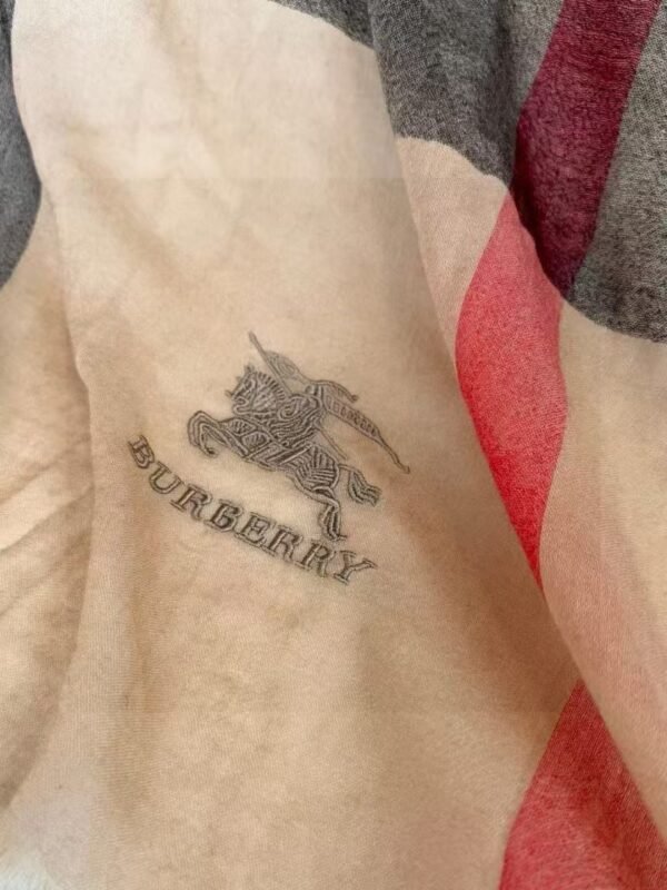 Burberry classic checked scarf 90*200cm