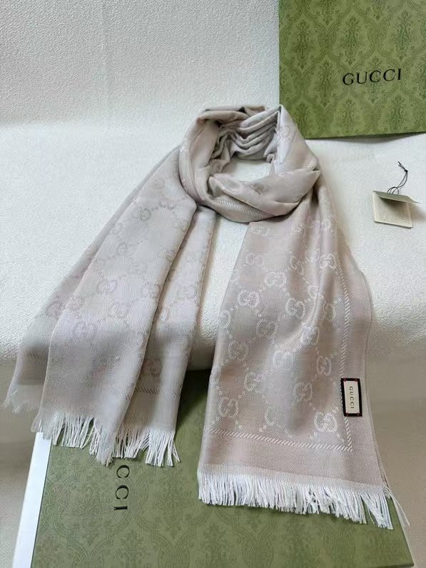 Gucci scarf