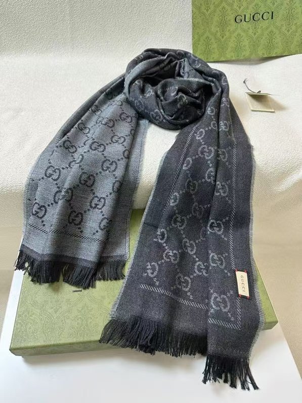 Gucci scarf