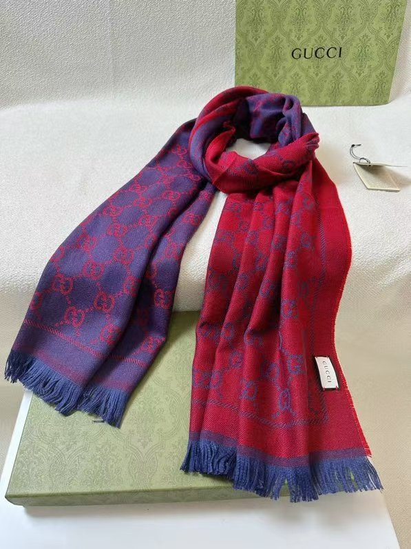Gucci scarf
