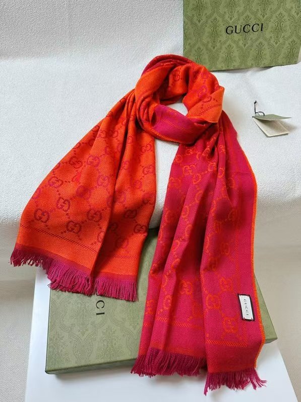 Gucci scarf