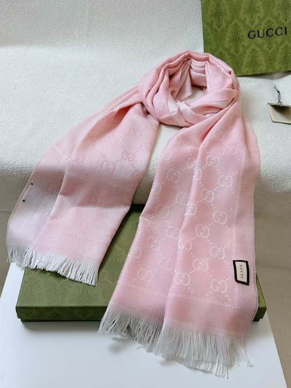 Gucci scarf