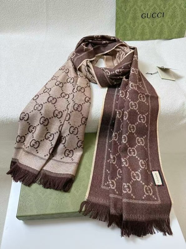 Gucci scarf