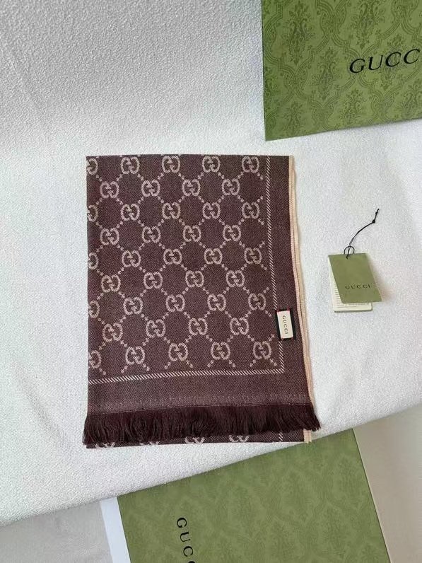 Gucci scarf