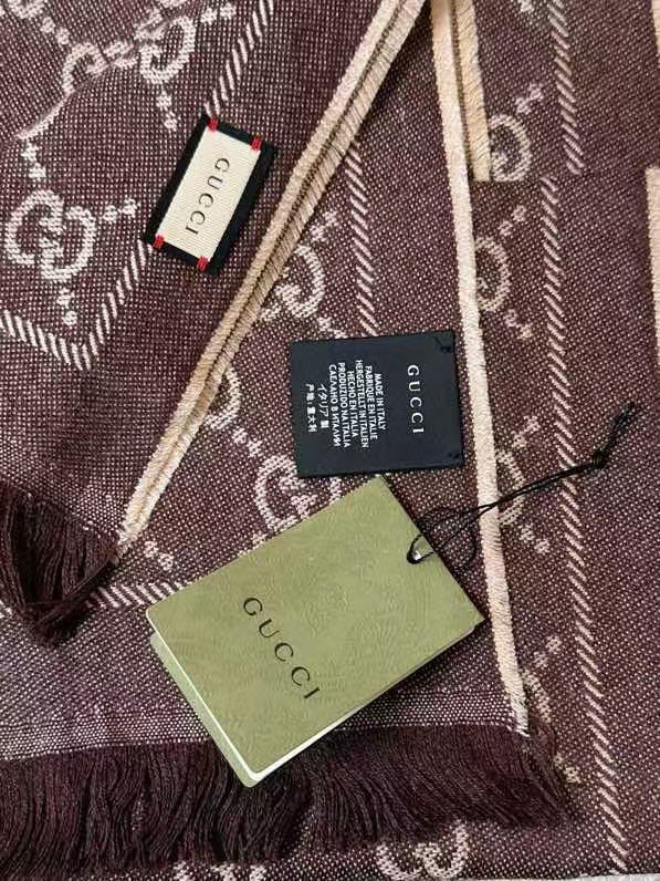 Gucci scarf