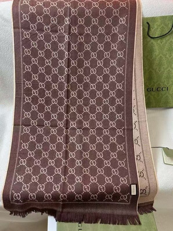 Gucci scarf