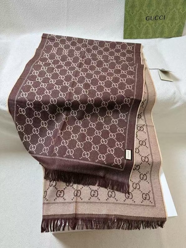 Gucci scarf