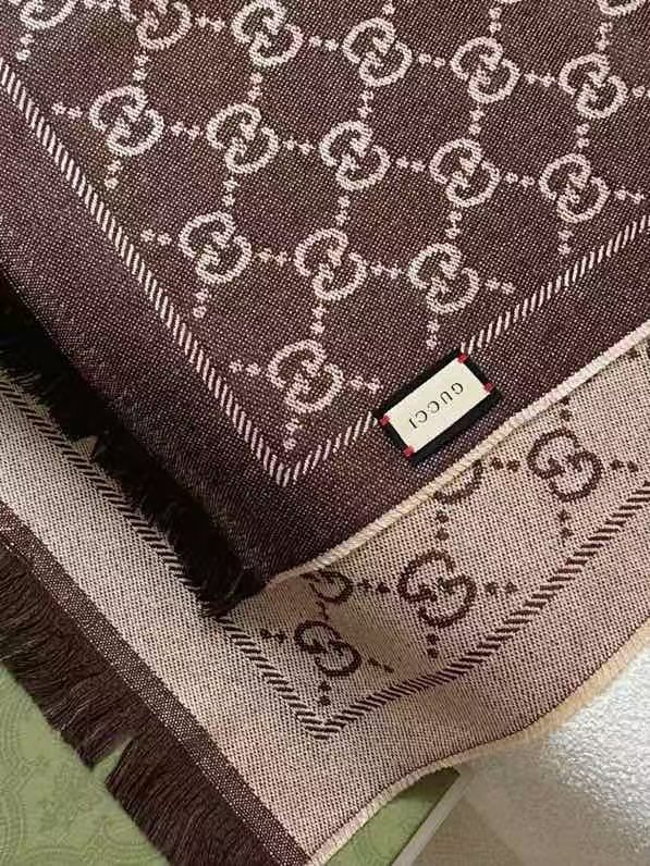 Gucci scarf