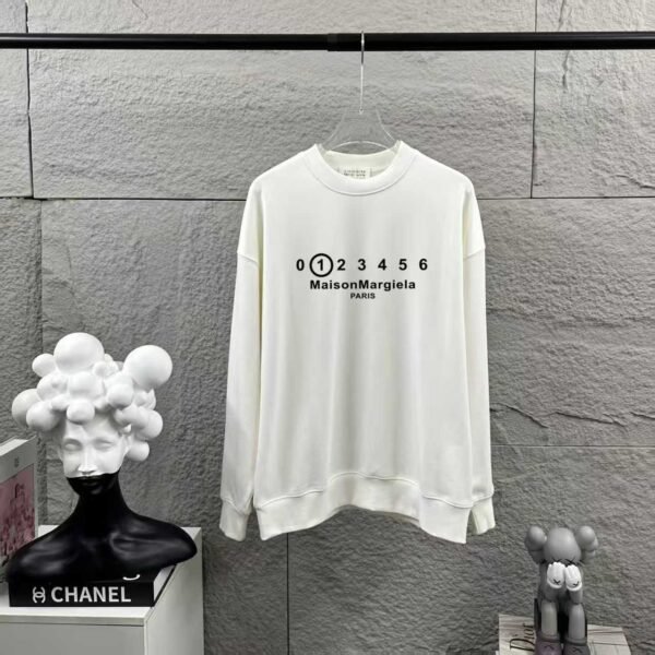 Maison Margiela round-neck knitted long-sleeved sweatshirt