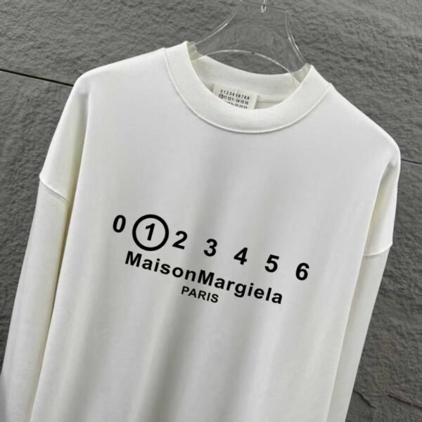 Maison Margiela round-neck knitted long-sleeved sweatshirt
