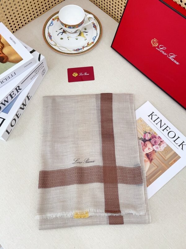 Loro Piana premium checkered scarf, 100% pure cashmere, size: 200x100cm