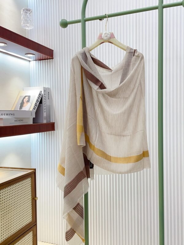 Loro Piana premium checkered scarf, 100% pure cashmere, size: 200x100cm