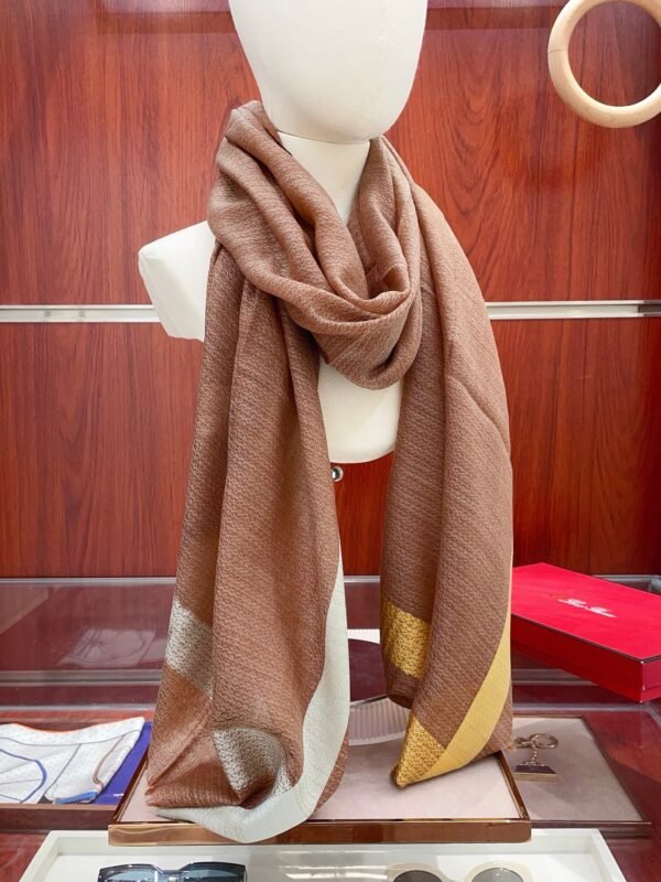 Loro Piana premium checkered scarf, 100% pure cashmere, size: 200x100cm