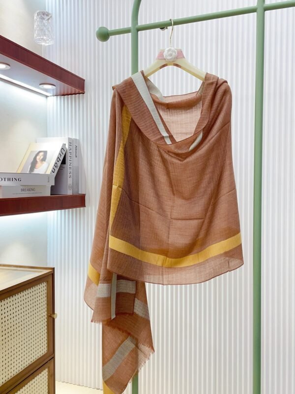 Loro Piana premium checkered scarf, 100% pure cashmere, size: 200x100cm